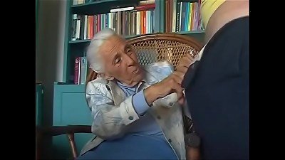 92-years mature granny sucking grandson cock.FLV